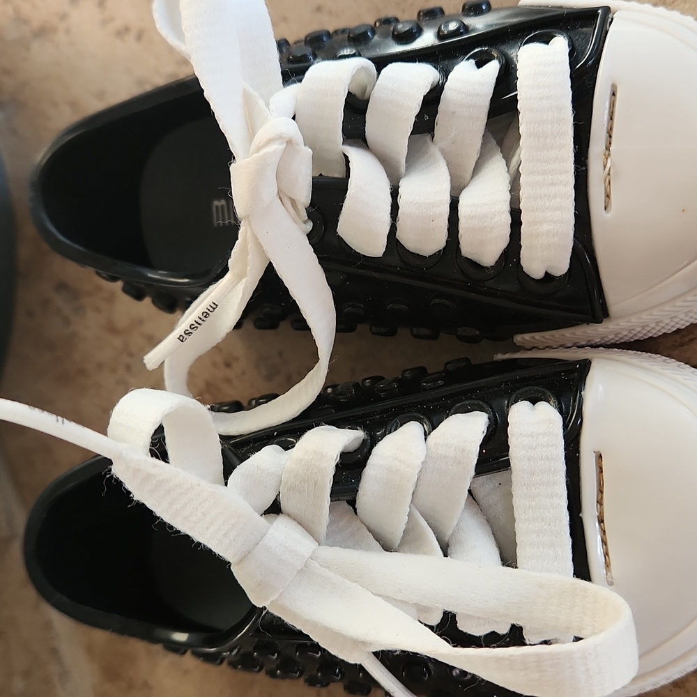 Mini Melissa Black and White Kids Sneakers Size 5 - Picture 13 of 13